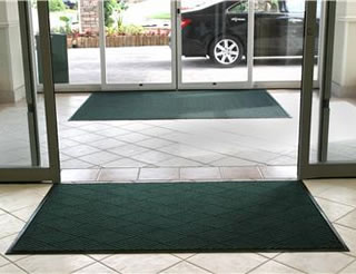 FloorGuard Diamond Commercial Entrance Mat Product Close Up - Green