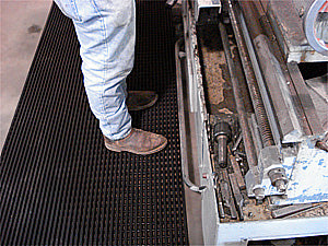 SafetyGrid Diamond Elevated Grid Matting